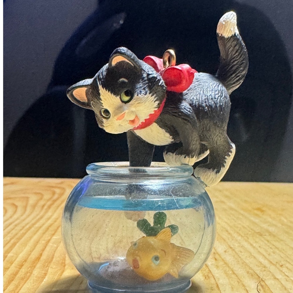 Vintage 1999 Hallmark Keepsake Mischievous Kittens #1 No Box Fish loose moveable